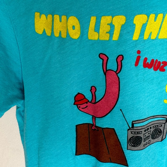 Loyal Army tshirt breakdancing hot dogs Who Let dogs out 00’s retro USA raygun - Picture 4 of 7